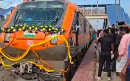 शेखपुरा स्टेशन पर पहली बार पहुंची अमृत भारत एक्सप्रेस:लखनऊ तक सीधी ट्रेन सेवा शुरू, स्टेशन पर भव्य स्वागत; सप्ताह में एक दिन चलेगी