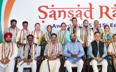 लोकसभा में बेहतर प्रदर्शन, 17 सांसद संसद रत्न से सम्मानित:इनमें निशिकांत दुबे-सुप्रिया सुले का नाम शामिल; 4 को स्पेशल जूरी अवॉर्ड भी मिला