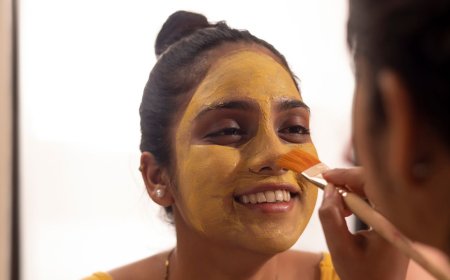 Skin Care Tips: घर पर मौजूद ये चीजें स्किन पर ला सकती हैं नेचुरल ग्लो, जानें यूज करने का आसान तरीका