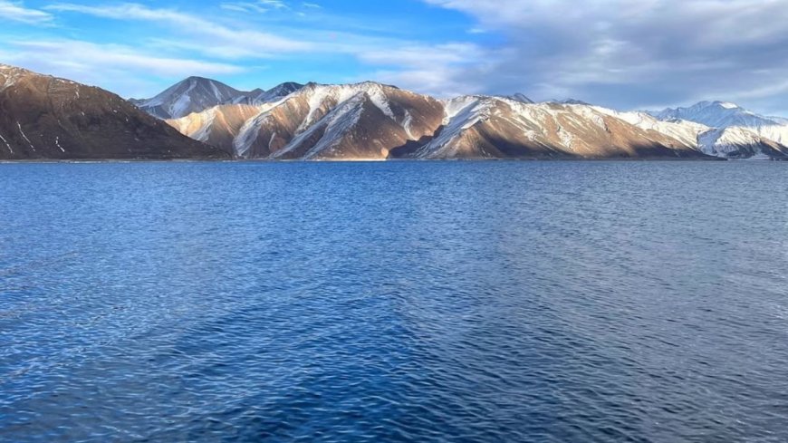 भारत की ये झीलें समय के साथ बदलती हैं अपना रंग, जानें कहां हैं ये