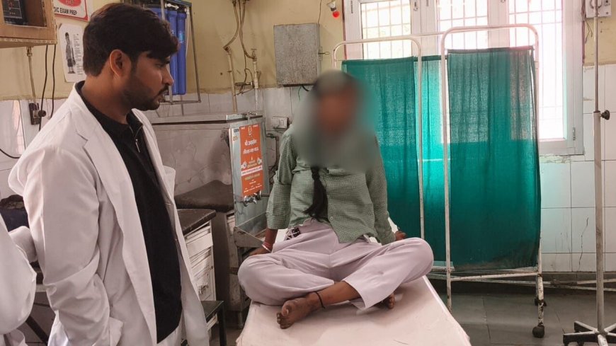 अलीगढ़ में टीचर के टॉर्चर से छात्रा ने खा लिया जहर, विधवा मां बोली- पति भी नहीं, बेटी ही सहारा