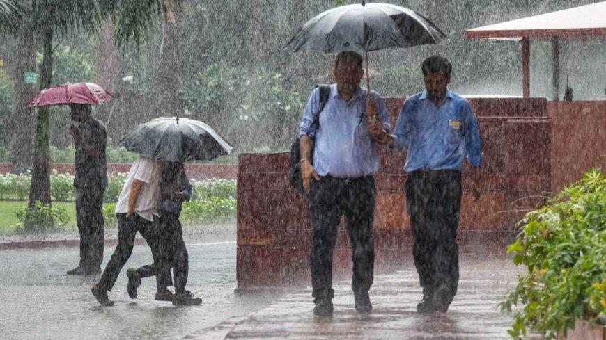 दिल्ली में आज भी तेज बारिश का अलर्ट, पूरा दिन छाए रहेंगे मेघ… UP-बिहार में भी बरसेंगे बादल, जानें अपने इलाके का हाल