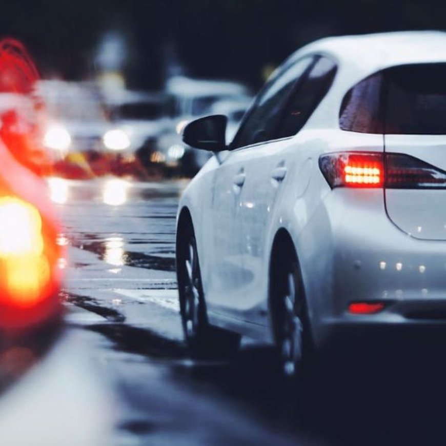 सुप्रीम कोर्ट बोला- हाईवे पर अचानक ब्रेक लगाना लापरवाही:भले ही पर्सनल इमरजेंसी हो; सड़क पर पीछे की गाड़ियों को सिग्नल देना ड्राइवर की जिम्मेदारी