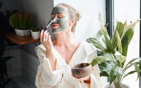 बेजान और ऑयली स्किन को चमकदार बनाने के लिए ट्राई करें ये 5 घरेलू फेस मास्क