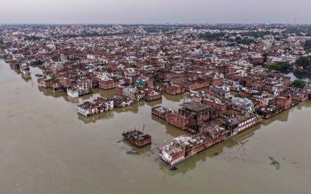Schools Closed In UP: यूपी में भारी बारिश से मचा त्राहिमाम, लखनऊ सहित इन सभी जिलों में मिडिल स्कूल बंद, जानें कब खुलेंगे