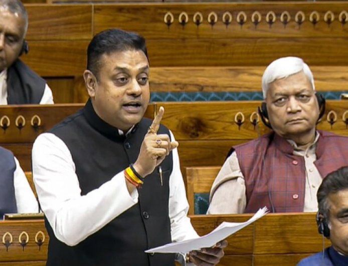 130वें संविधान संशोधन पर हंगामा, संबित पात्रा बोले- "जेल से सरकार नहीं चलाई जा सकती"