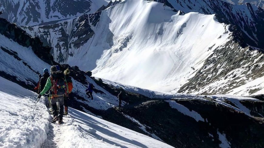 National Mountain Climbing Day: क्यों मनाया जाता है माउंटेन क्लाइंबिंग डे, जानें भारत में कहां-कहां इसे करना है बेस्ट