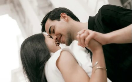 Numerology: प्यार के भूखे होते हैं मूलांक 2 वाले लोग, साथी पर लुटा देते हैं सबकुछ, लेकिन अक्सर मिलता है धोखा