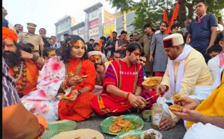 धीरेंद्र शास्त्री बोले – सीमा पर जवान और खेत में किसान ही हमारे असली हीरो, सनातन हिंदू एकता पदयात्रा में उमड़ा जनसैलाब