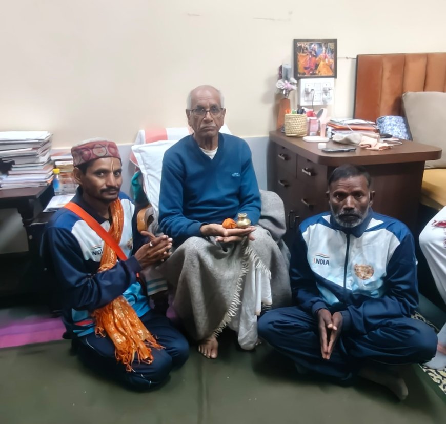 1341 गांवों की रज व 103 नदियों का जल किया समर्पित; 1121 किमी पैदल चल कर अयोध्या पहुंचे